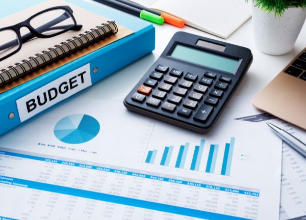 Team of accountants preparing VAT and corporate tax filings in Dubai